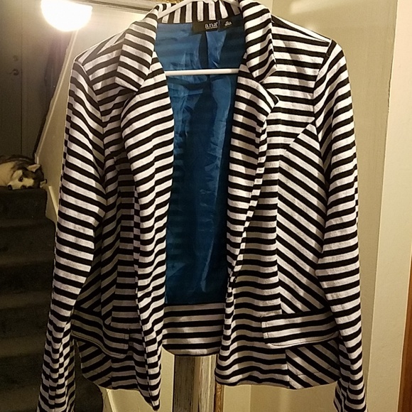 A.N.A. Blazer - Picture 3 of 3
